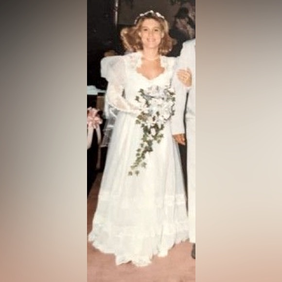 Vintage Wedding Dress - Picture 5 of 5